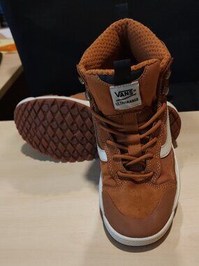 Vans UltraRange Exo Hi MTE Men's 6.5 Women's 8